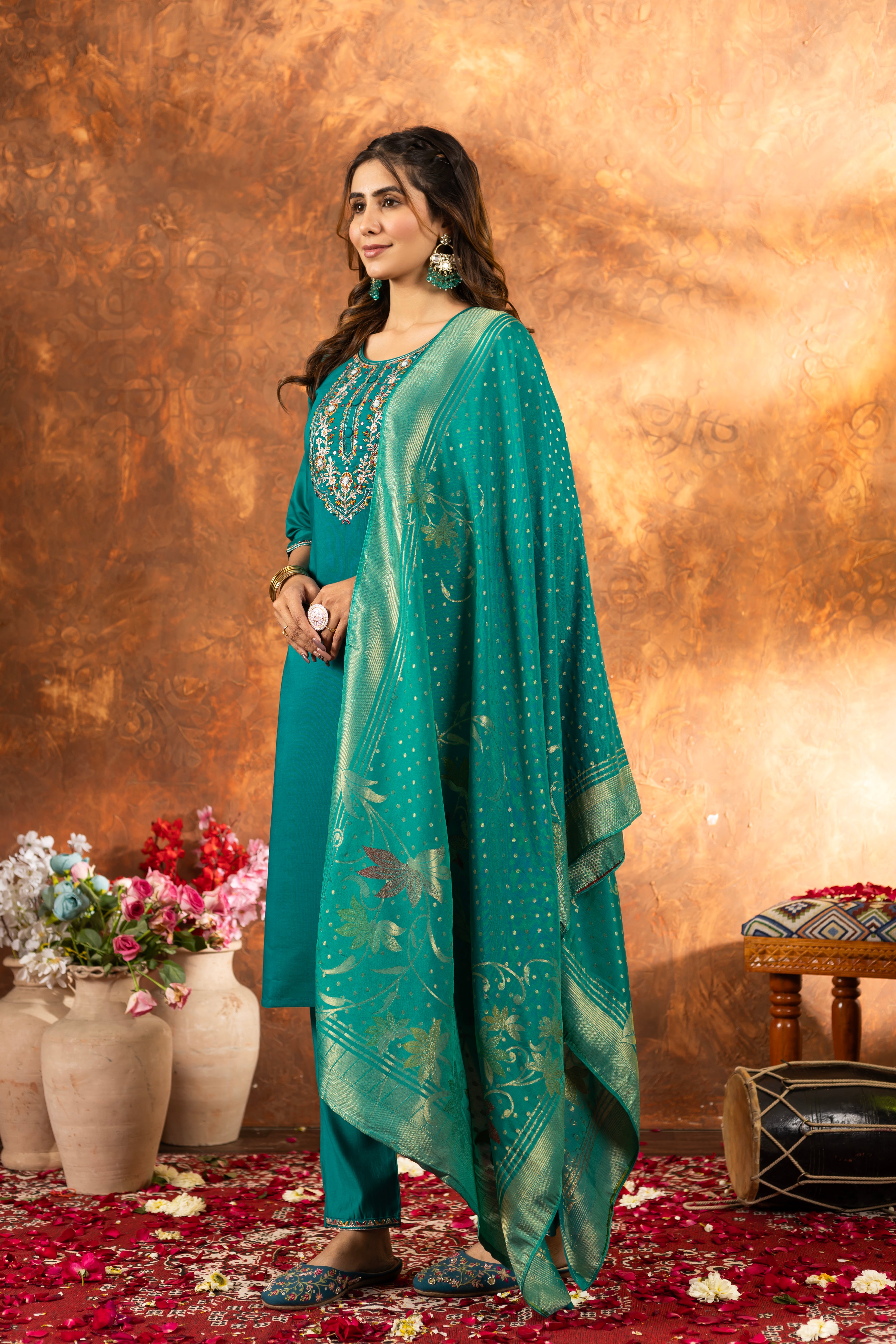 Elegant Straight Kurti Pant Dupatta Set