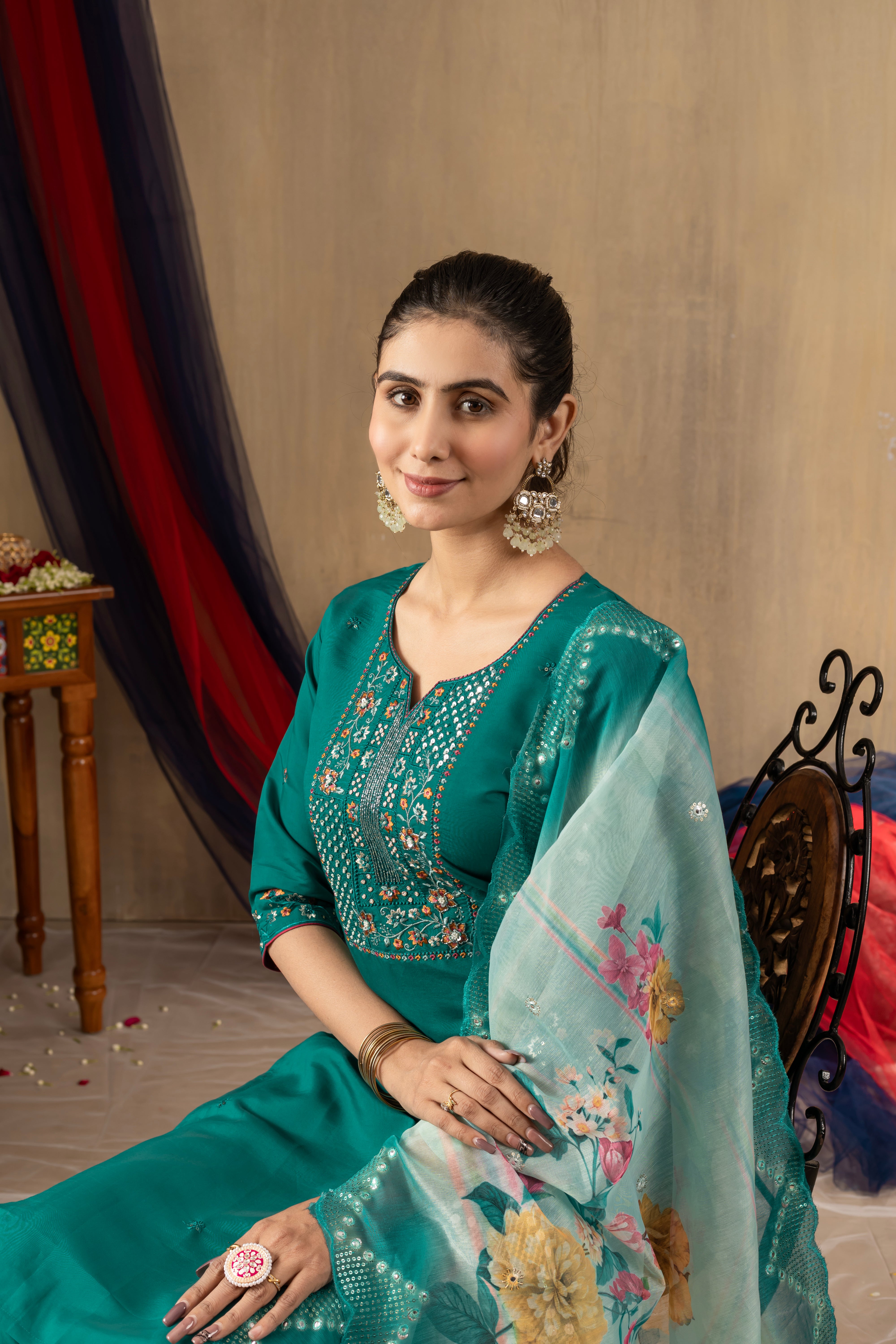 Elegant Straight Kurti Pant Dupatta Set