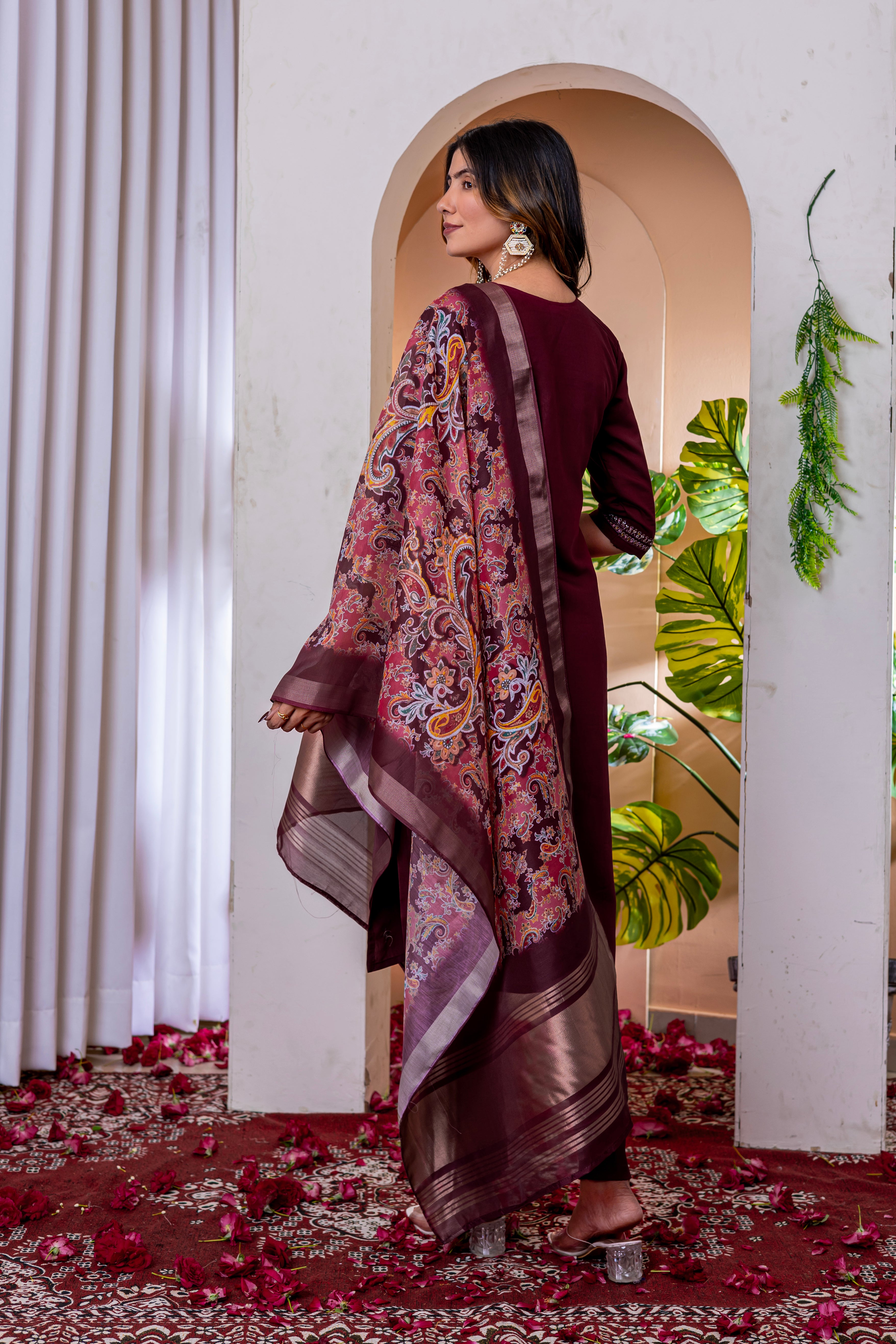 Elegant Straight Kurti Pant Dupatta Set