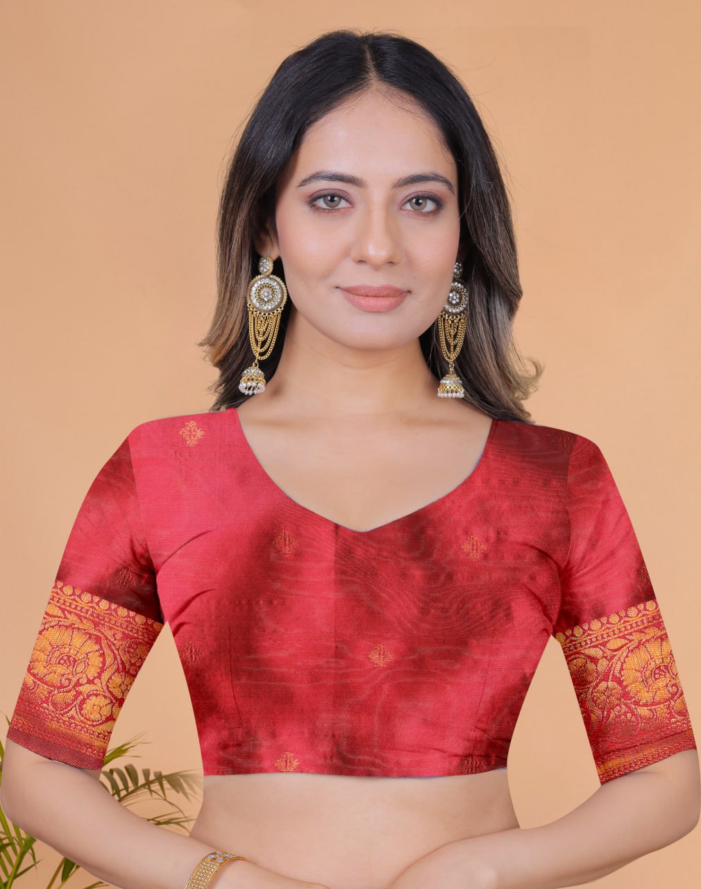 Elegant Banarasi Silk Saree with Rich Zari Work and Contrast Blouse Piece