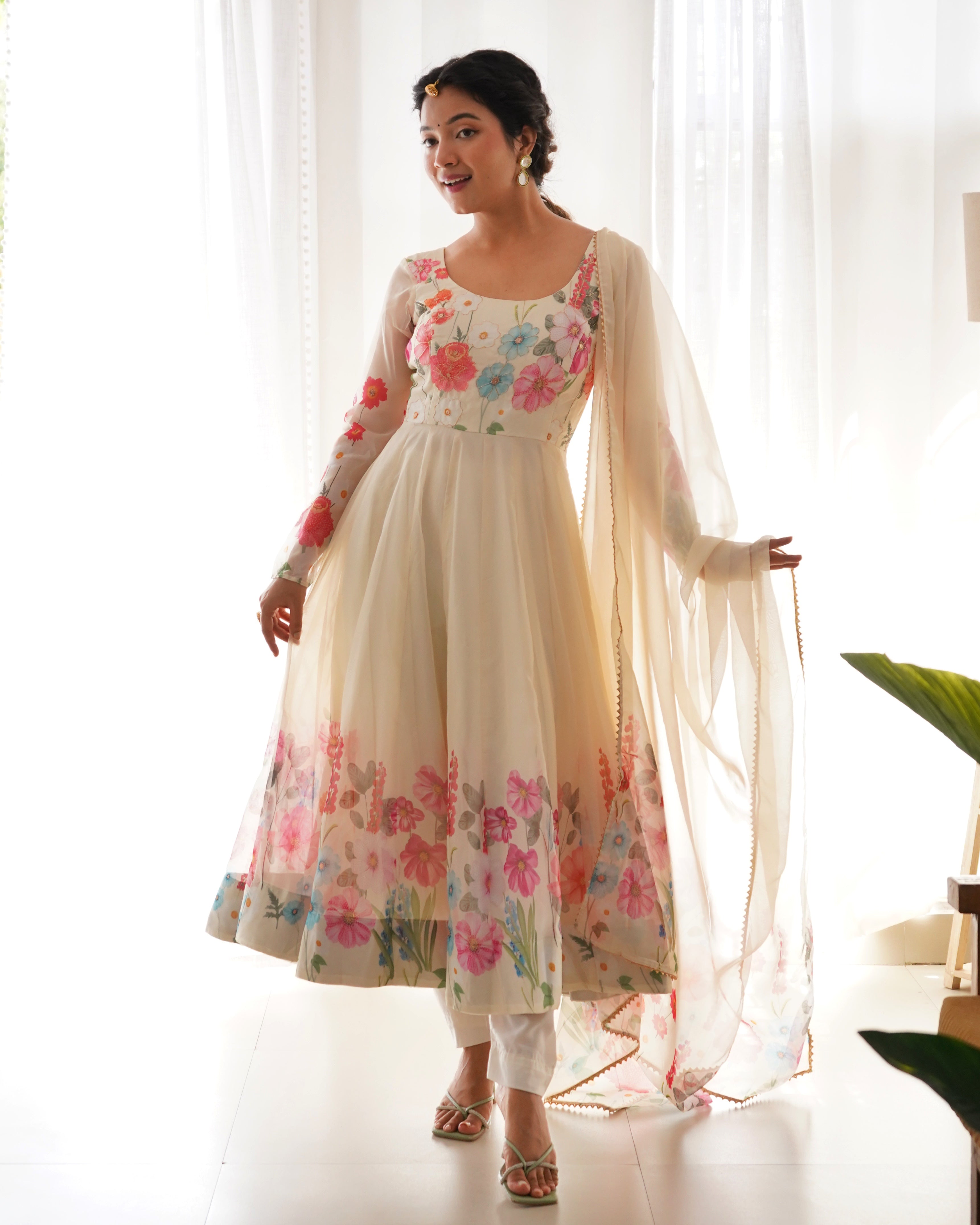 REAL MODELING PURE SOFT ORGANJA SILK FABRIC FULLY FLAIR KALI PATTERN AND CANVAS PATTA WITH DUPPTA SET ,PENT READY TO WEAR*