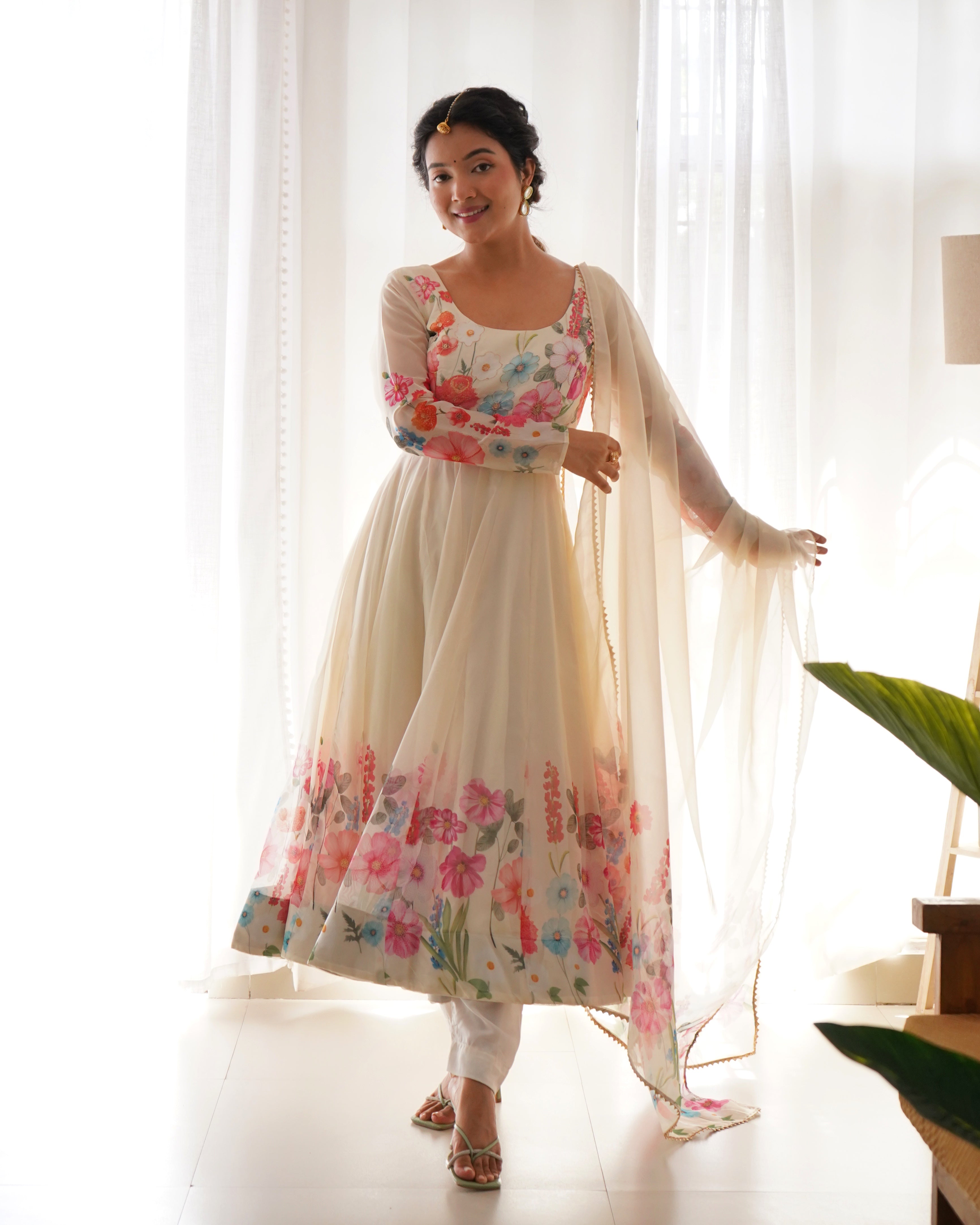REAL MODELING PURE SOFT ORGANJA SILK FABRIC FULLY FLAIR KALI PATTERN AND CANVAS PATTA WITH DUPPTA SET ,PENT READY TO WEAR*