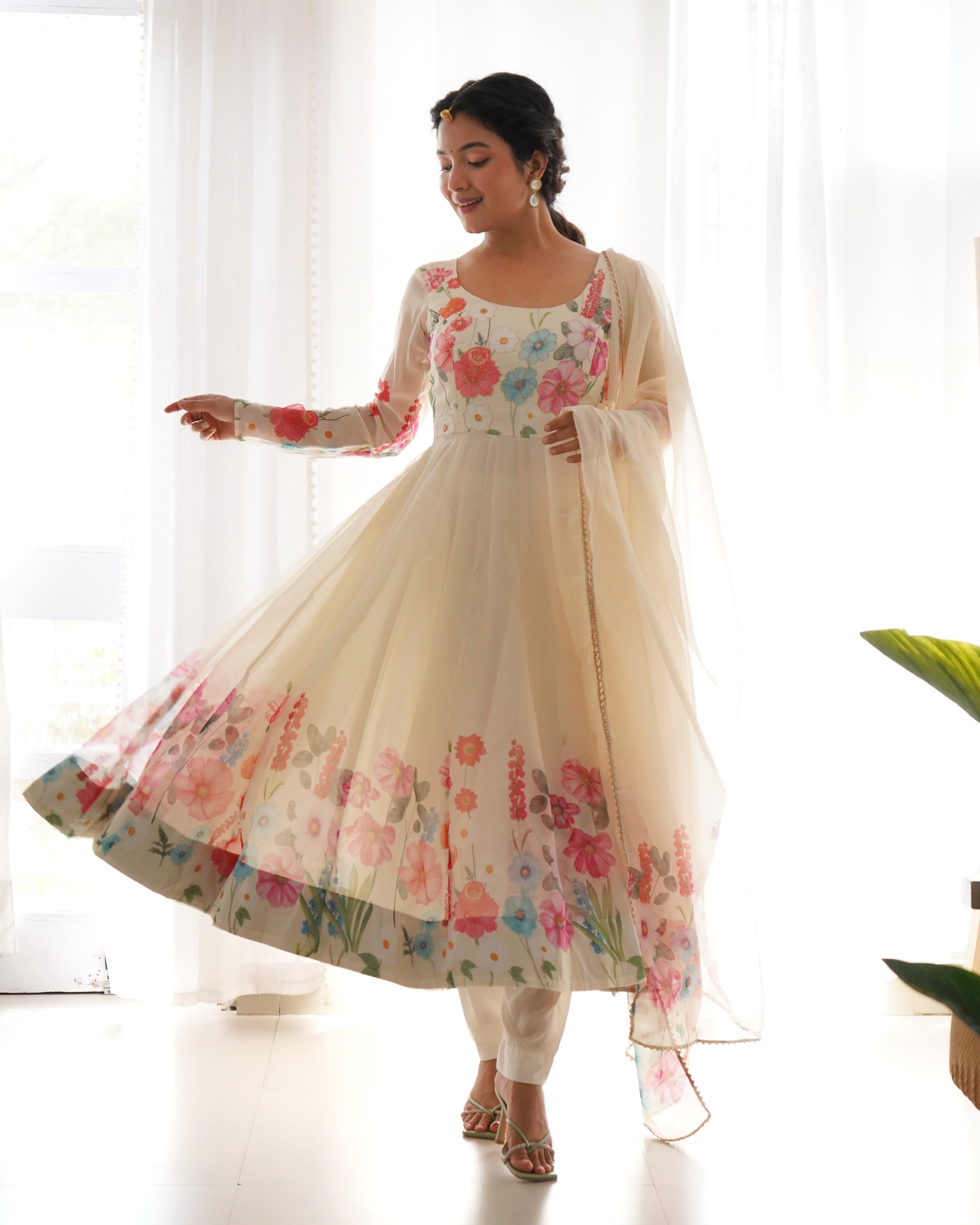 REAL MODELING PURE SOFT ORGANJA SILK FABRIC FULLY FLAIR KALI PATTERN AND CANVAS PATTA WITH DUPPTA SET ,PENT READY TO WEAR*