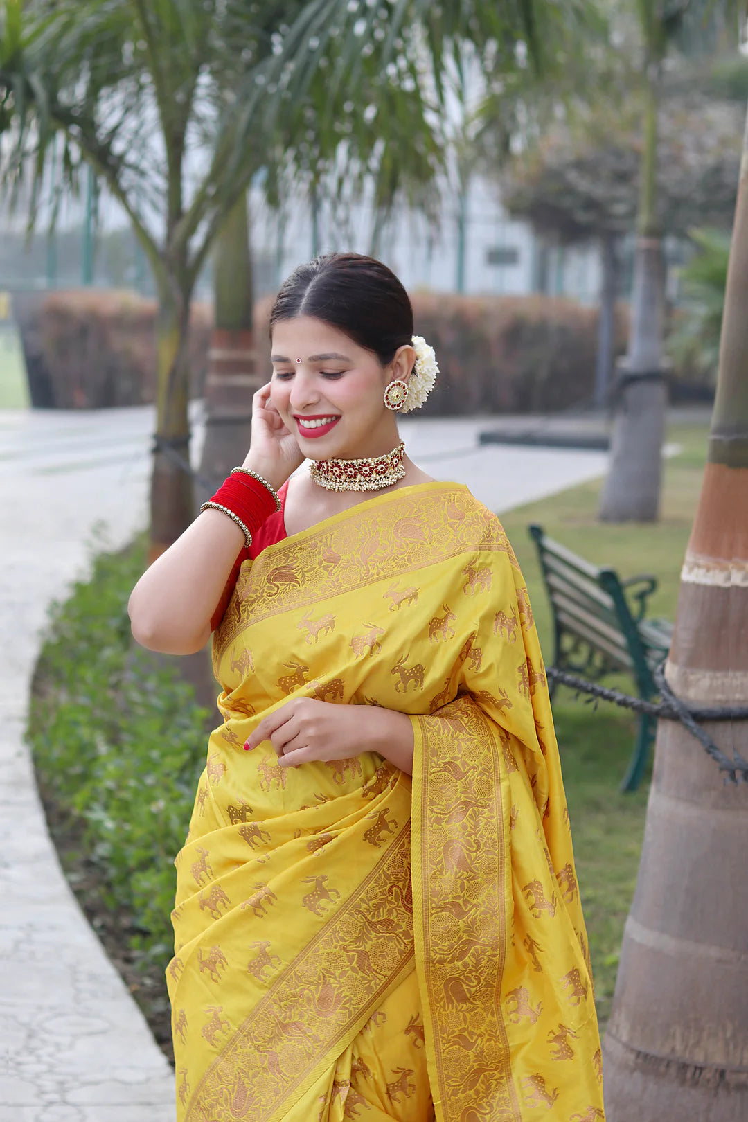 PURE BANARASI SILK SAREE WITH ZARI WEAVING