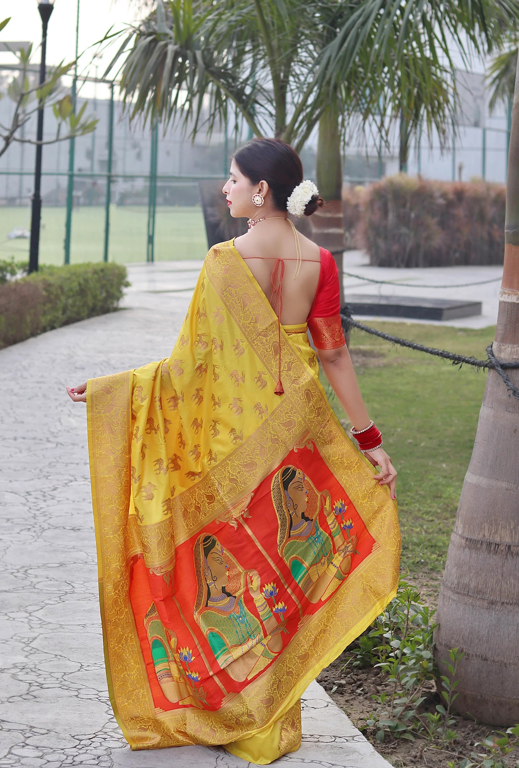 PURE BANARASI SILK SAREE WITH ZARI WEAVING